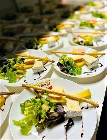 Kyriad Peronne Отели в г. Омблё