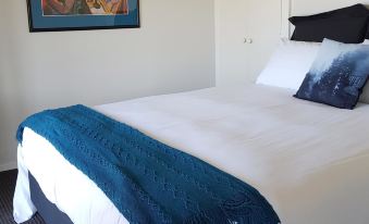 Duvauchelle Seaside Motel