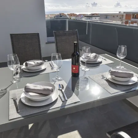 Pool Apartments & Rooms Mare