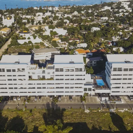 The Streamliner Hotel Apartment