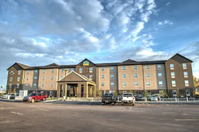 Western Star All Suites Signature Hotel Hotels in Естеван