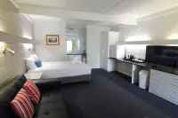 Mayfair Motel Hotels in West Wyalong