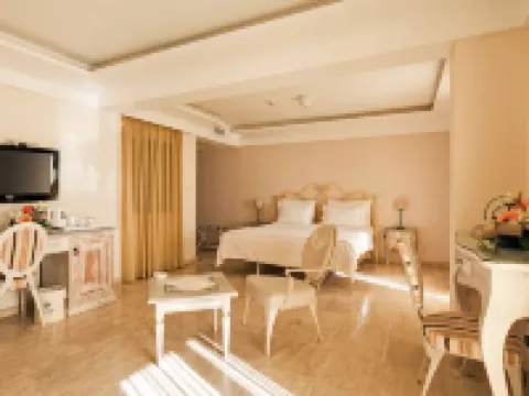 โรงแรม อาซิมุท โรงแรมในสเวติ สเตฟาน