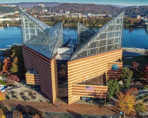 Holiday Inn Express & Suites CHATTANOOGA-LOOKOUT MTN by IHG Hotels in Chattanooga