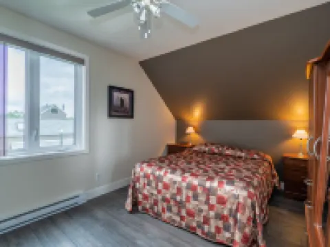 Condos Vacances Msa - Incluant Piscine et Spas extérieurs chauffés à l'Année!! ボーブレのホテル