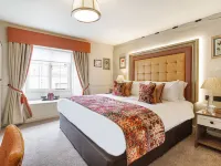 The George Hotel, Amesbury, Wiltshire Hotels near Durrington Walls