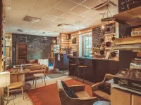 Downtown Forest Hostel & Camping