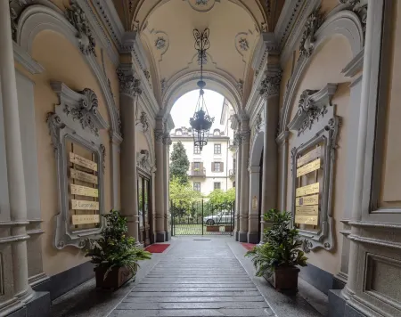 Re Vittorio Отели рядом с достопримечательностью «Овал Линготто»