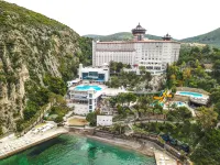 Ladonia Hotels Adakule