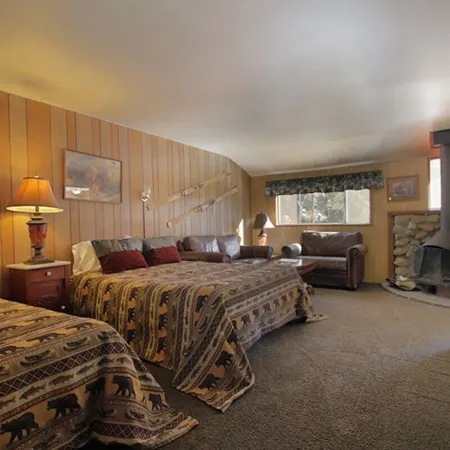 Silver Pines Lodge