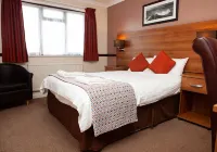 Griffin Inn Hotels near Fistral Beach