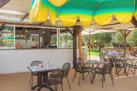 Villa Zina Family Resort - bar