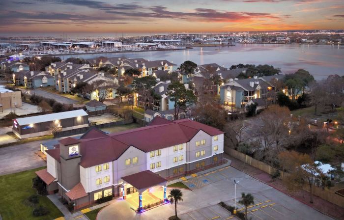 Melrose @ Seabrook, BW Signature Collection by Best Western