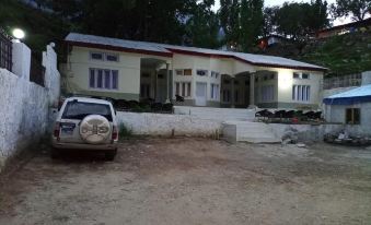 Royal Cottage Hotel & Restaurant