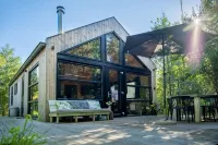 Waterlodge Skries in Nes Hotels in Grouw