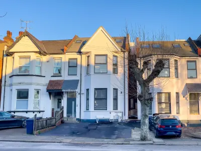 Homely North London Apartments Hendon Hotels in Barnet