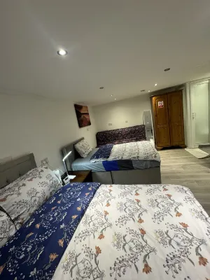 North Avenue Guest House Ltd, Heathrow Airport-Free Parking Các khách sạn gần Emmanuel Church