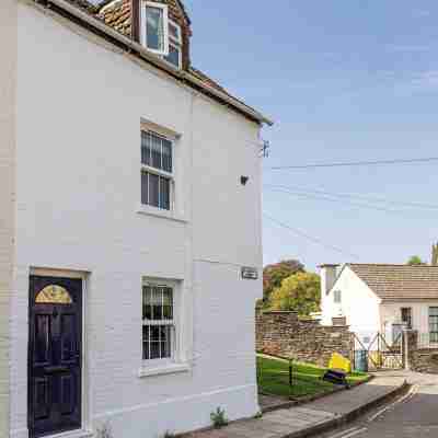 Stunning 2Bd in the Heart of Malmesbury! Hotel Exterior