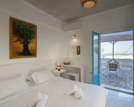 Nevma Suites Hotels in Fira