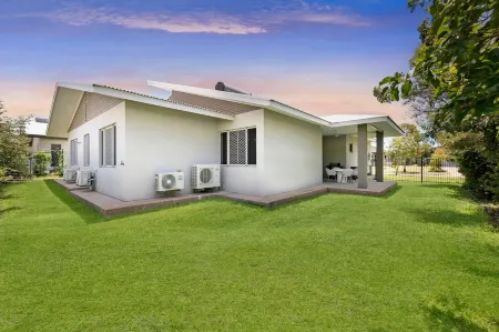 Zenhouse Harmony Modern Home Near CDU Hospital