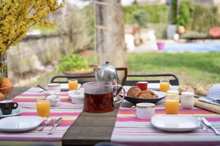 La Rose du petit Bois Отели в г. Сен-Дидье-О-Мон-д'Ор