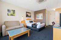 Adelaide International Motel - Motels