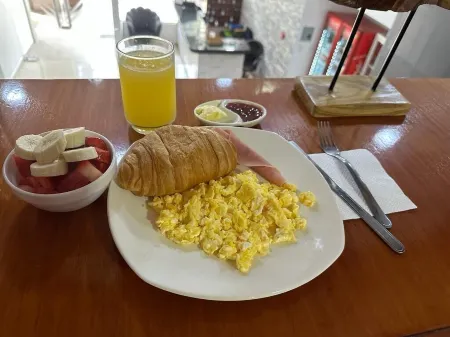 Fortune Hotel Отели в г. Дуран