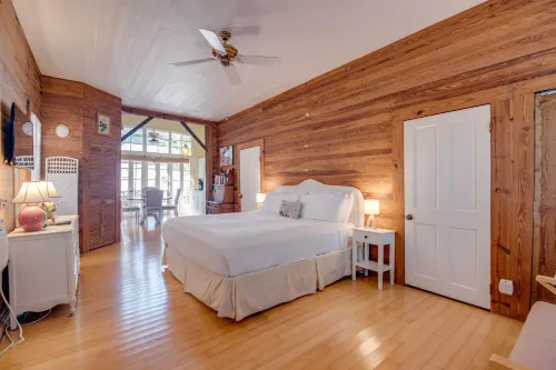 New Rose Retreat - Pool Parking