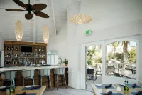 Catalina Canyon Inn - bar