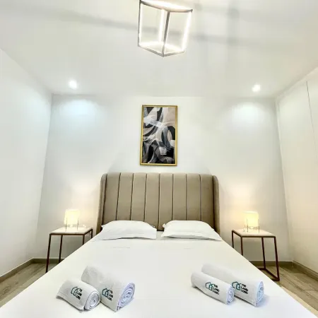 New Bright and Luxurious 2Bds in Rd Malaga B10