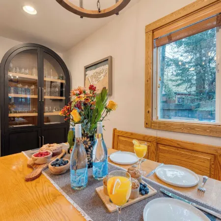 Westlake Cabin by AvantStay