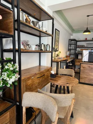 Almost Home Guest House and Cafe - Homestays