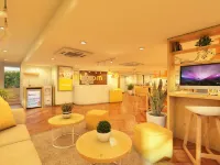 โรงแรม บลูม - โดนา พอลา โรงแรมในปณชี