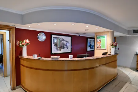 Road Lodge JNB Airport Отели в г. Джермистон