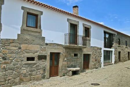 Casa Dos Poços Отели в г. Алмейда