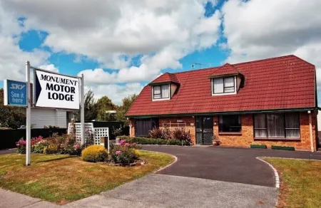 Monument Motor Lodge Papakura Отели в г. Clevedon