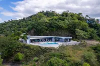 Luna de Miel Hotels near Río Sardinal