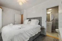 Cottage Mews - Seaside Cottage Parking Terrace - Ocean View
