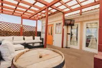 1 or 3 Bedroom Apartment with Full Kitchen