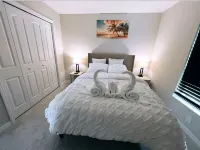 New house! Special promo for 1+ week rental, 5% off, 1+ month rental 11% off! Hotel in zona Seahawk Park