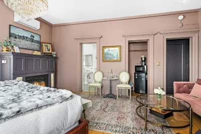 Historic Cotton Mansion Duluth Boutique Hotel