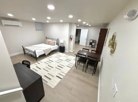 Stylish Ambiance and Spa-Like Amenities - Cozy Modern Retreat