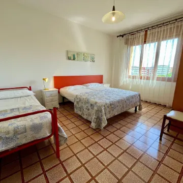 Spacious Apartment Near the Beach