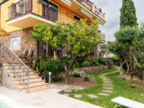 Pineland Garden