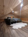 Wilderness Retreat 3-bedroom cabin in Eustis, Maine