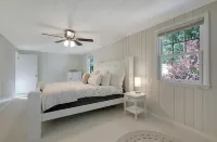 Charming 3-bedroom Home in the beautiful Como Neighborhood