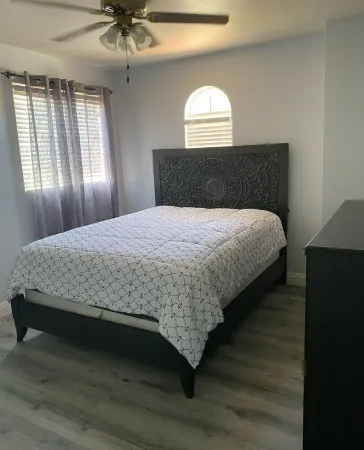 Charming 3-bedroom house in Moreno Valley with huge pool ,spa and connected lake