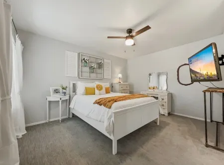 Perfect Chandler Getaway – Cozy Condo in the Heart of the East Valley! Отели в г. Чендлер