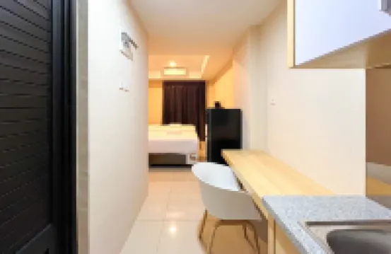 Simply Look Studio at 21St Floor de Prima Apartment