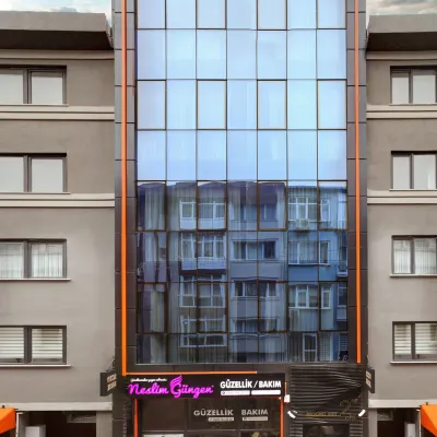 Second Suit Hotel Отели рядом с достопримечательностью «Пристань для яхт Атакой»